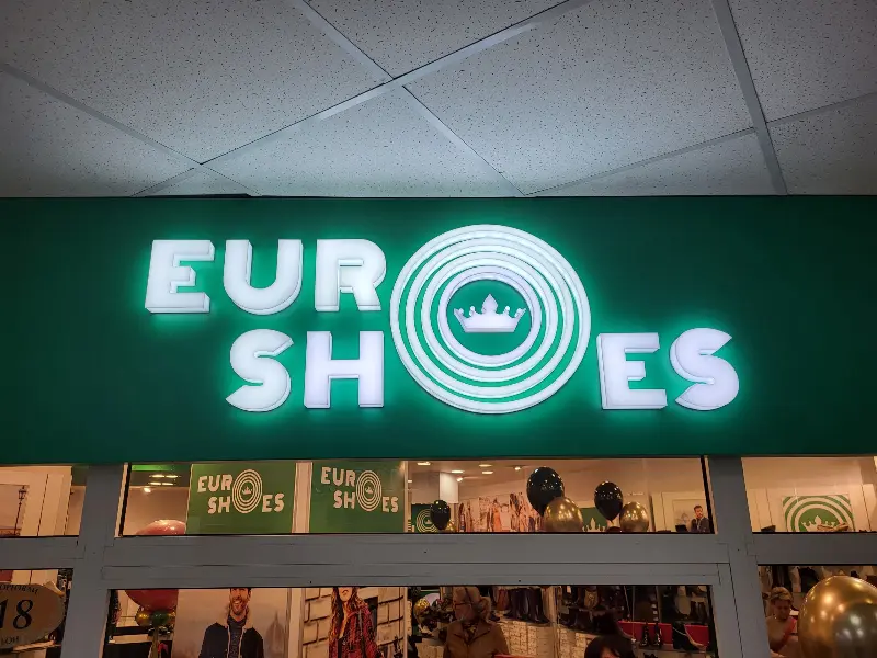 Спортивная обувь в салоне EuroShoes38
